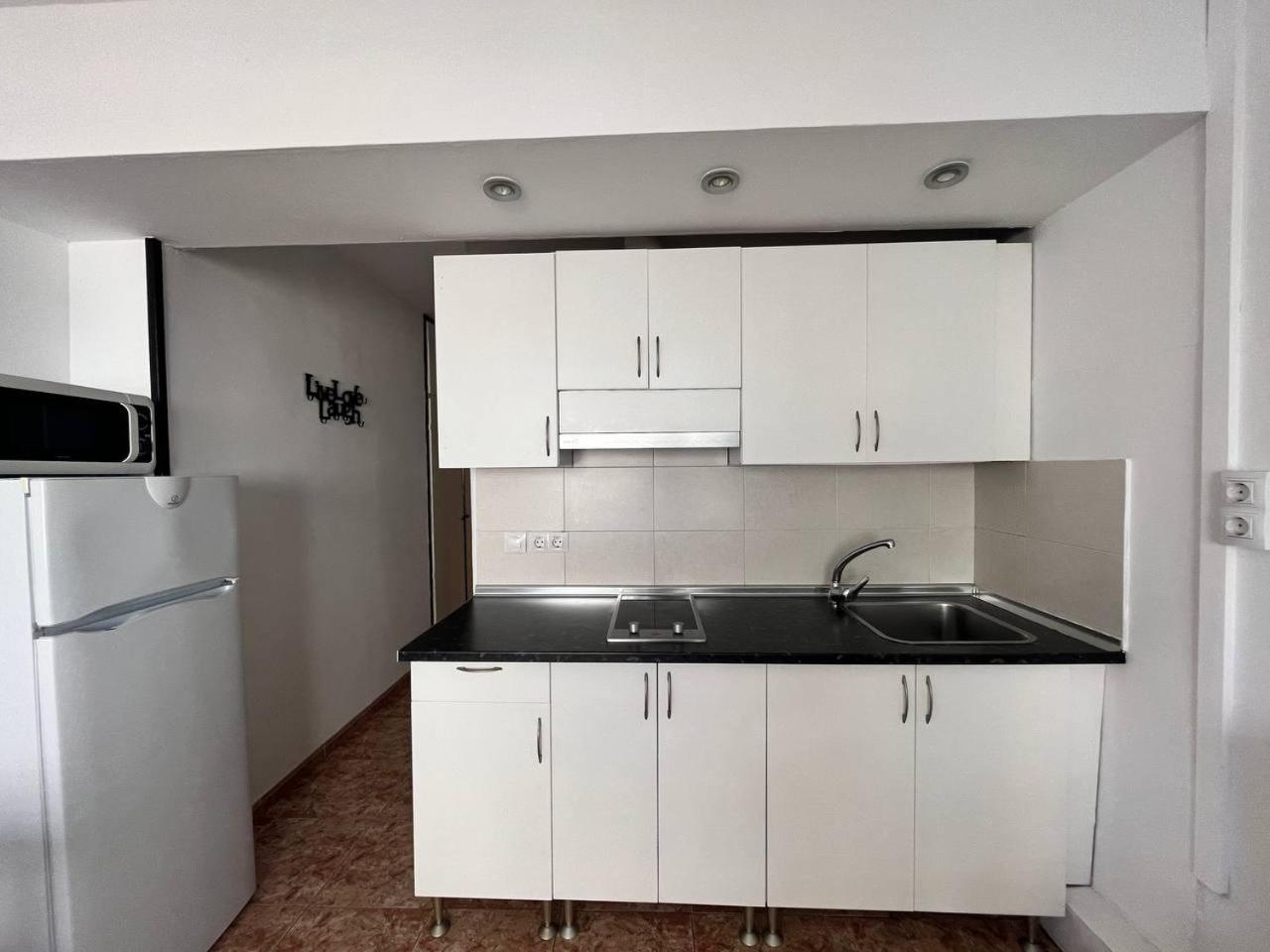 Estudio Con Tres Piscinas Comunitarias Y Pista De Tenis 罗萨斯 外观 照片