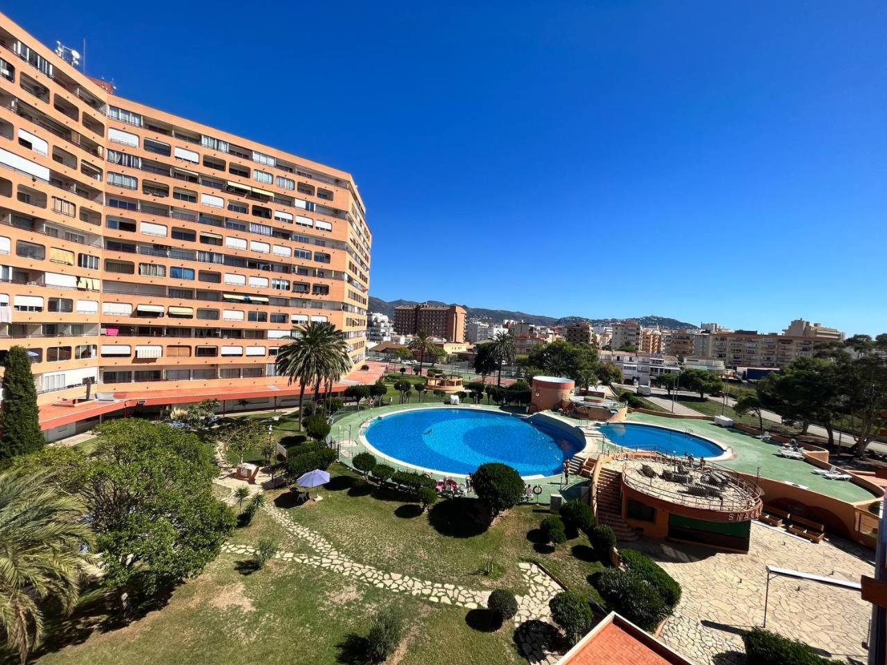 Estudio Con Tres Piscinas Comunitarias Y Pista De Tenis 罗萨斯 外观 照片